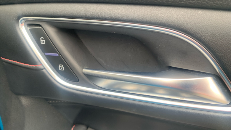 MG Hs 1.5 T-GDI Excite 5dr DCT Petrol Hatchback